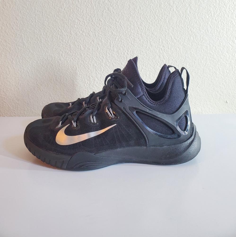 🏀 Nike Zoom Hyperrev triple black sz 9